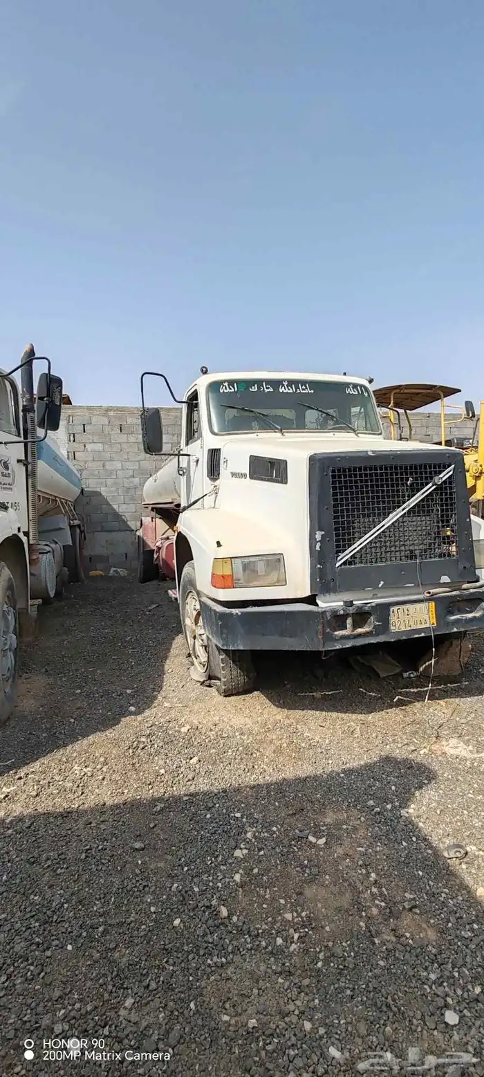 عدد اثنين وايت بوز فلفو شغالت على الشرط 1
