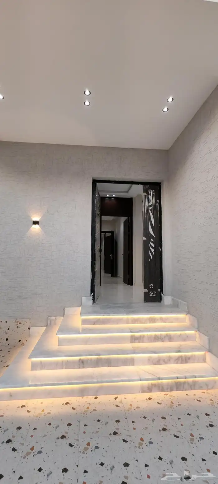 فلل للبيع دورين وملحق 300م شقق منفصله الحمدانيه 2