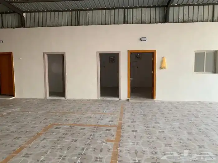 فرصة للايجار مبنى تجاري سكني قائم بمساحة 741 متر 5