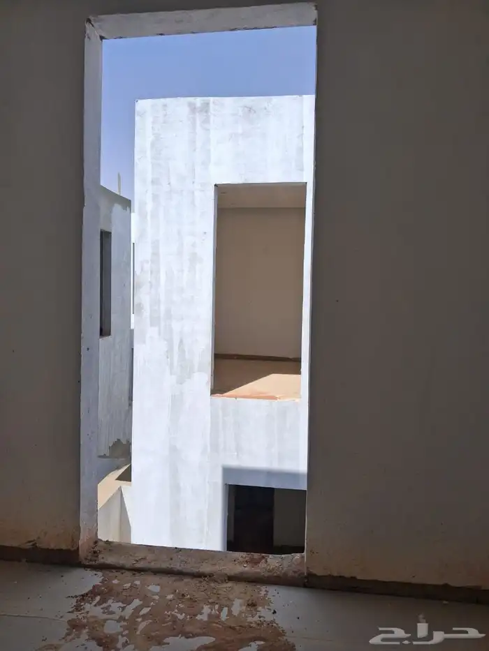 للبيع فلل جديده قيد التشطيب بحي الرمال 2