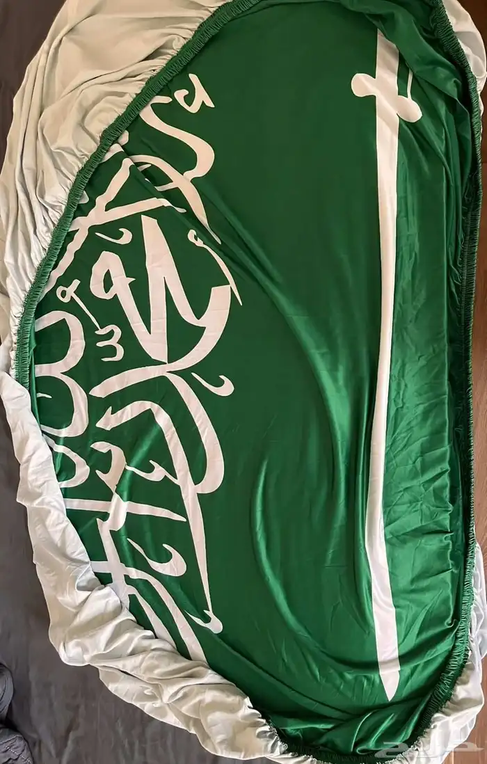 علم يركب على كبوت السيارة 0