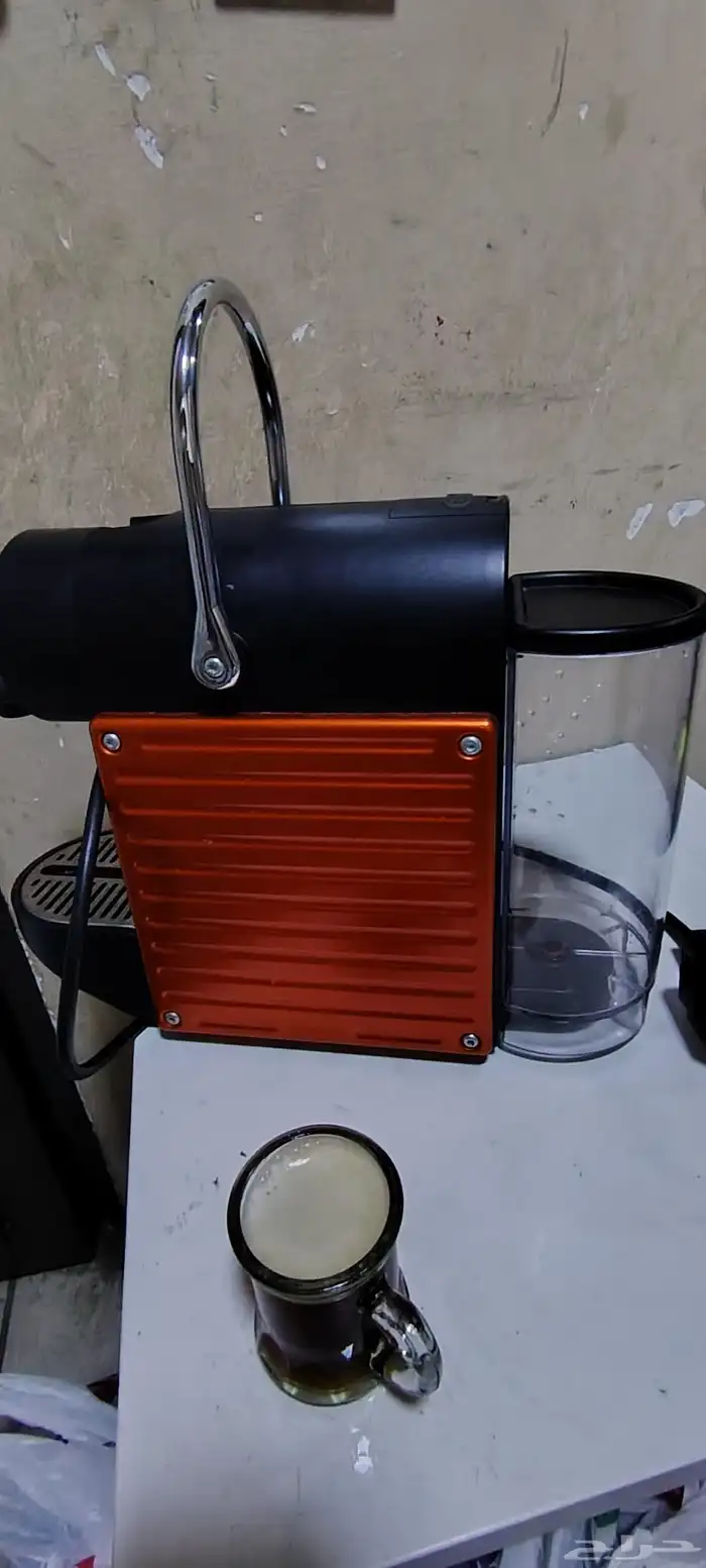 مكينة قهوة نسبريسو نظيفه بدون عيوب 4