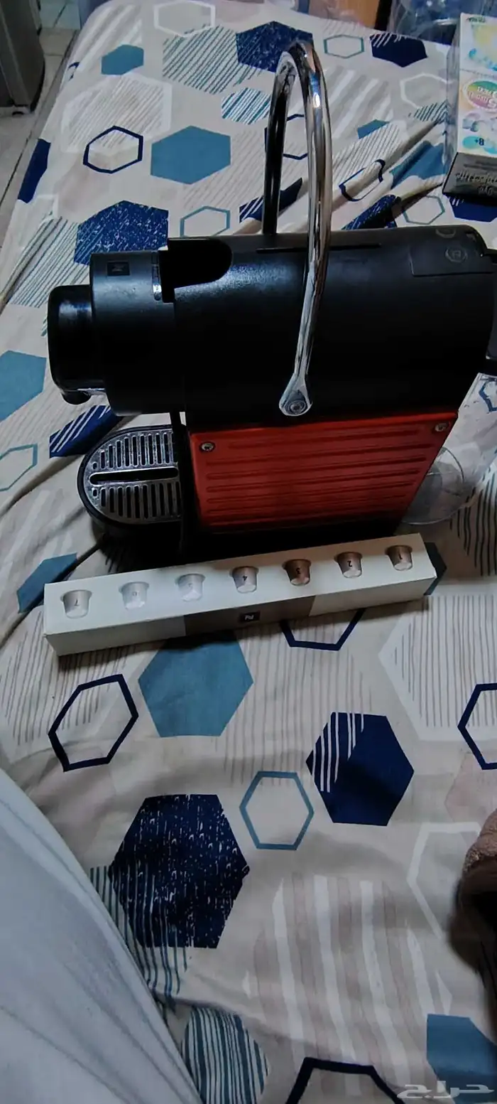 مكينة قهوة نسبريسو نظيفه بدون عيوب 2