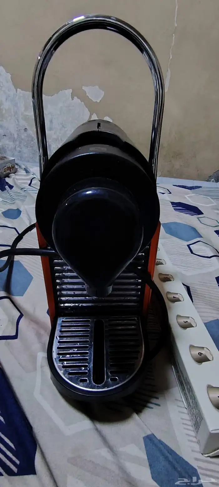 مكينة قهوة نسبريسو نظيفه بدون عيوب 3