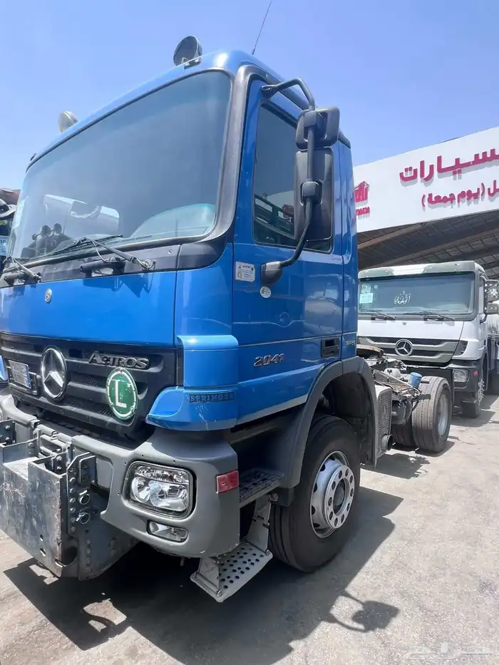حراج معرض رائد للسيارات والشاحنات 17