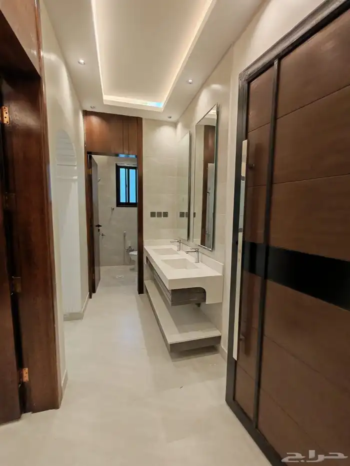 للبيع ادوار ارضيه وشقق علويه بسلم داخلي للسطح بأبها 3