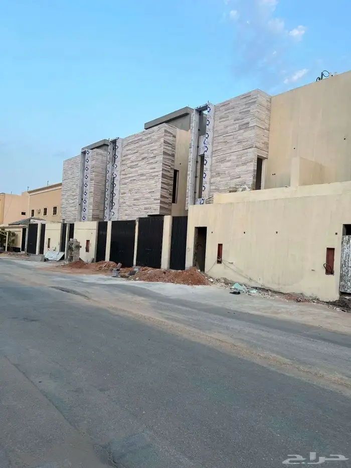 فلل للبيع قيد التشطيب بحي اليرموك 5