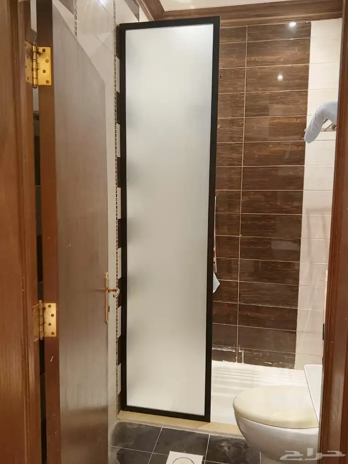 حاجز شور زجاج جرار طرابزين زجاج زجاج شاور سور زجاج 1