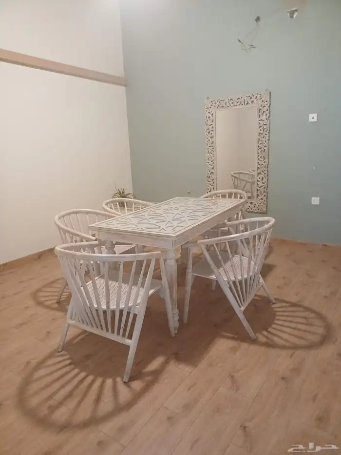 3 طاولات واتس فقط 3