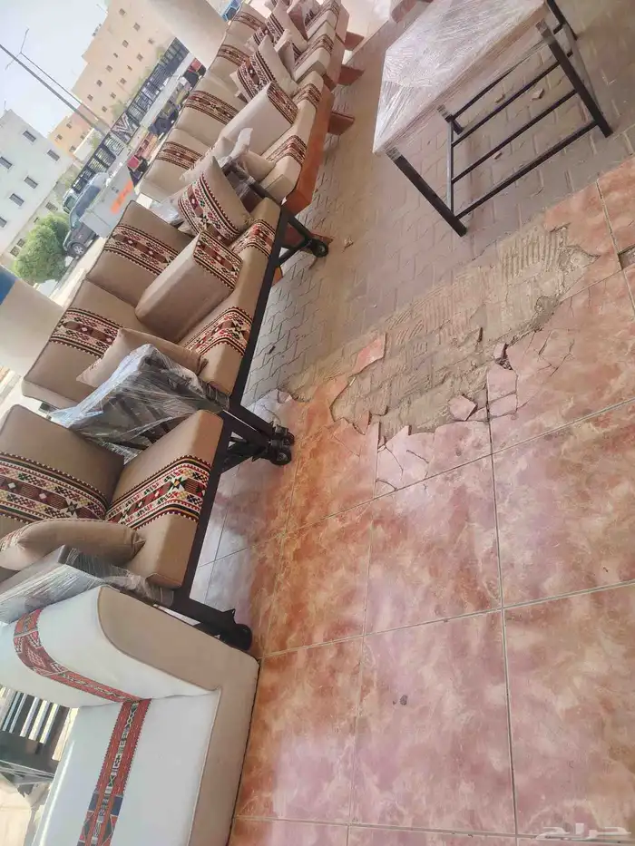 مجالس جاهزه تراثيه واطقم حديد وخشب جاهز الرياض الخليج 0