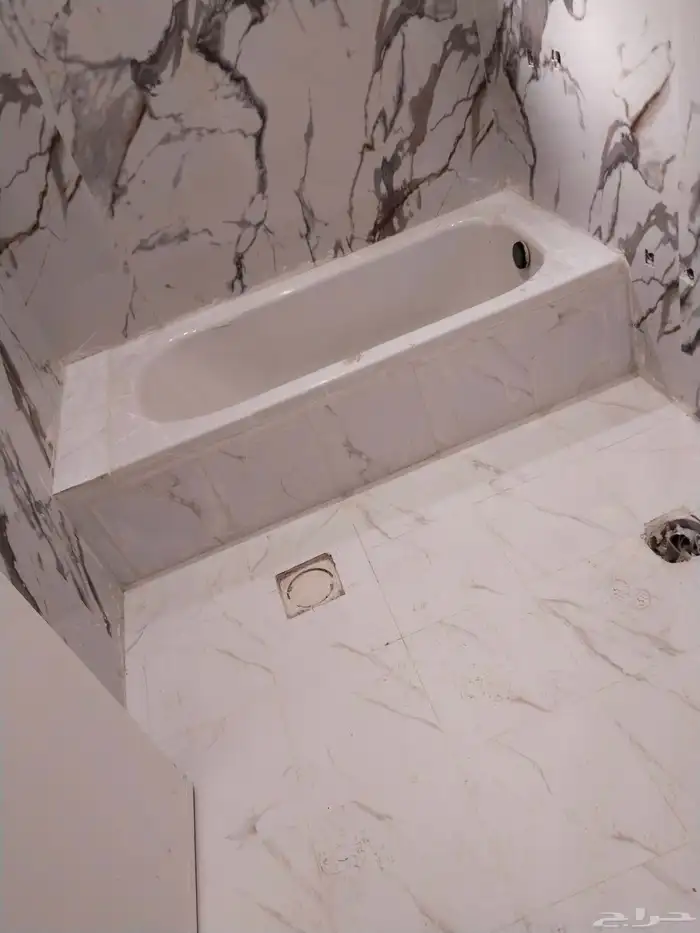 بلاط السيراميك الجدار 2