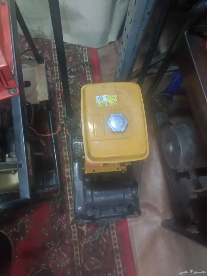 معدات للبيع منشار مقص اسفلت ماطور كهرباء زحاف ومعدات اخرى 24