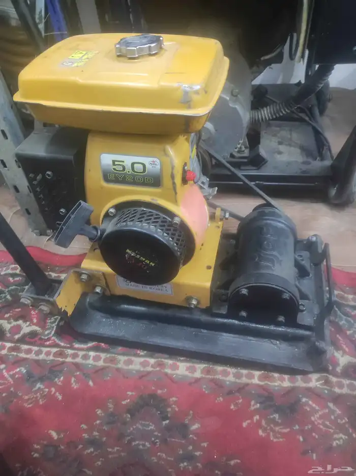 معدات للبيع منشار مقص اسفلت ماطور كهرباء زحاف ومعدات اخرى 23