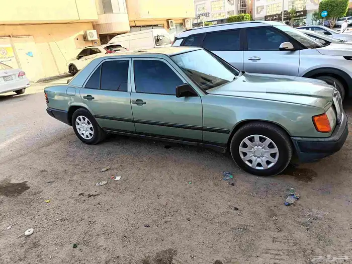 لهواة الحالات النادرة فرخ شبح بحالة ممتازة بنزين اوتوماتيك 1