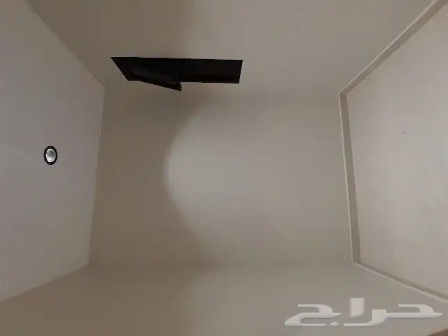 للبيع روف علوي مع ملحق تشطيبات فاخره جدا حي النزهة 8