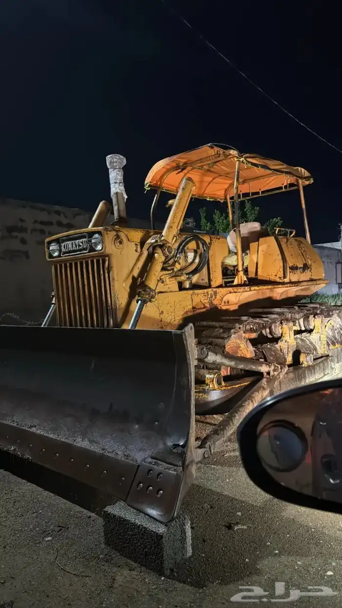 يوجد عندي دركتل كوماتسو ماشاء الله تبارك الله نظيفه 0