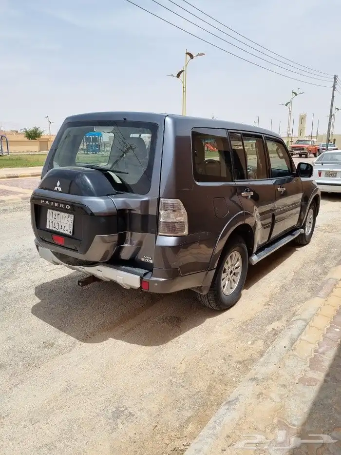 جيب باجيرو ديزل قير عادي 2015 2