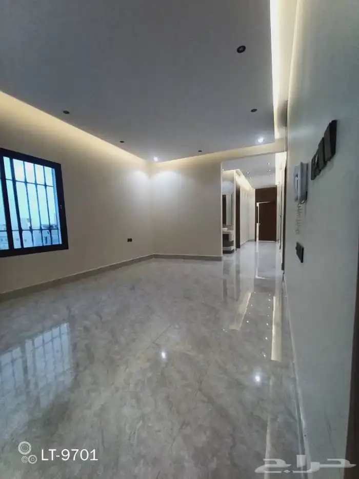 شقه للايجار بحي البيان 9