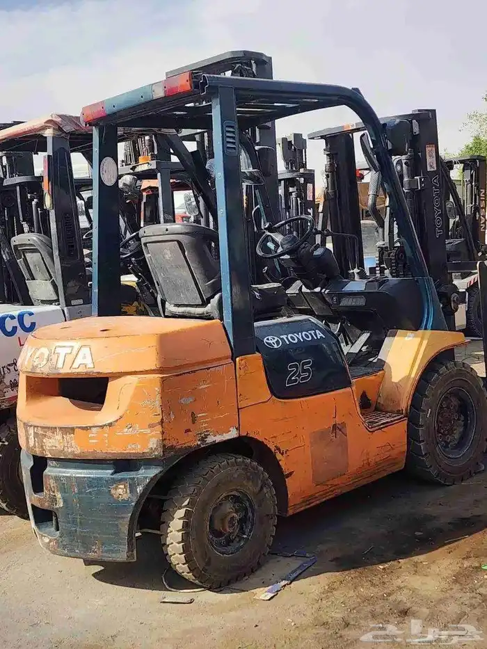 فوركلفت للايجار رافعة شوكية رافعات للايجار اليومي والشهري 0