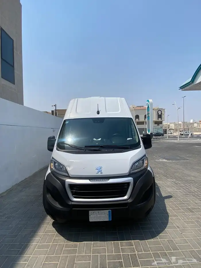 باص بيجو 17