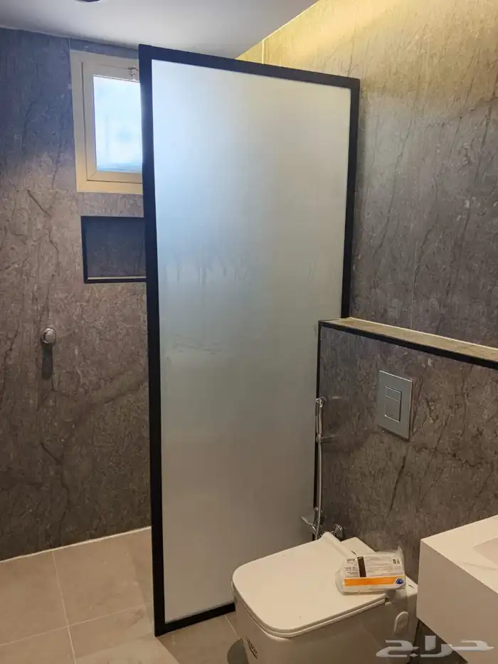 حاجز شور زجاج جرار طرابزين زجاج زجاج شاور سور زجاج 0
