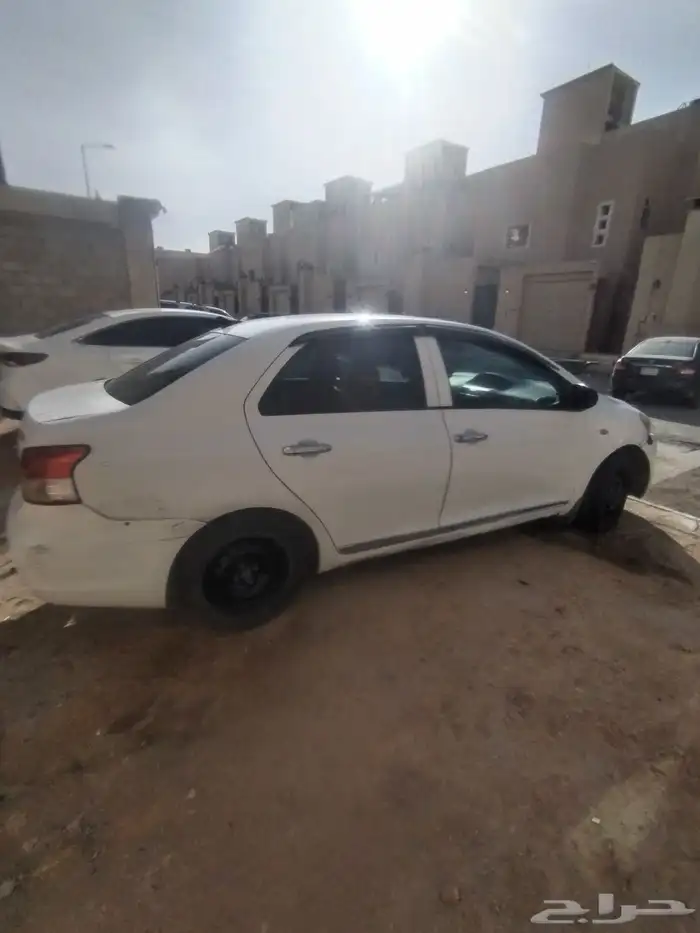 سياره يارس تويوتا مديل 2013 قير تمتيك 5