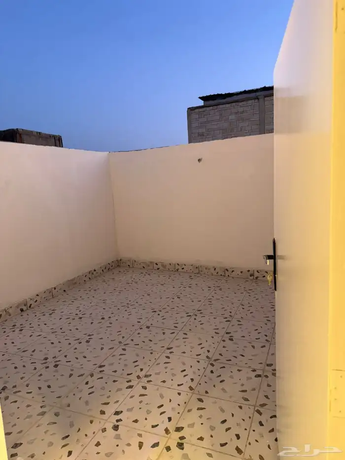 عماره بمنفوحه 6 شقق دخل 102 9