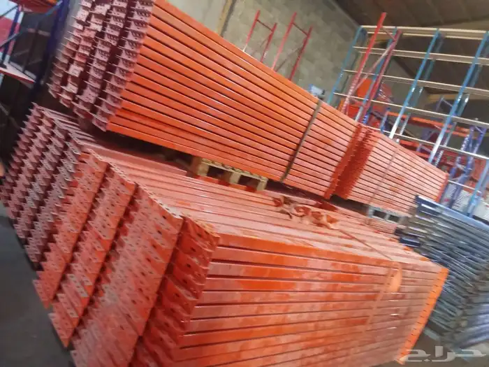 يوجد لدينا رفوف مستودعات وبقالات 1