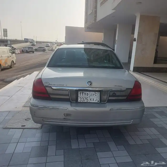للبيع فورد جراند ماركيز موديل 2011 8