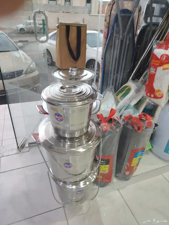للبيع بضاعة محل مع الديكور 9