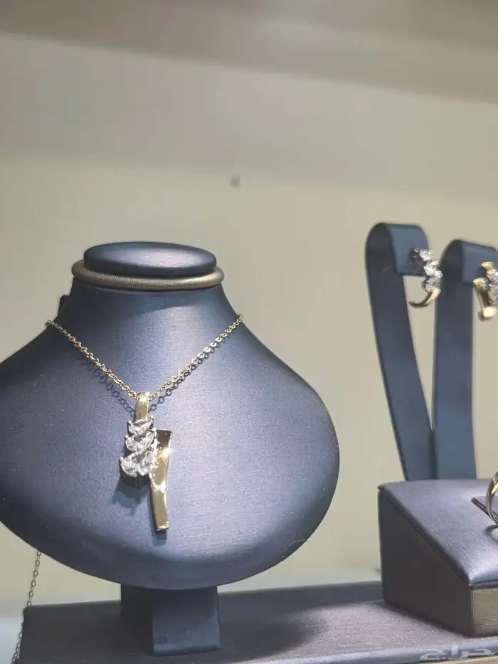 نصف طقم ذهب أصفر خالص عيار 18 مرصع بالزركون الوزن 7.5 جرام 3