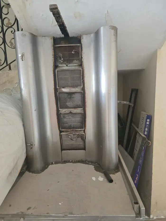 معدات مطعم للبيع ثلاجات وفريزر ومجلى مترين ومكينة شاورما 3