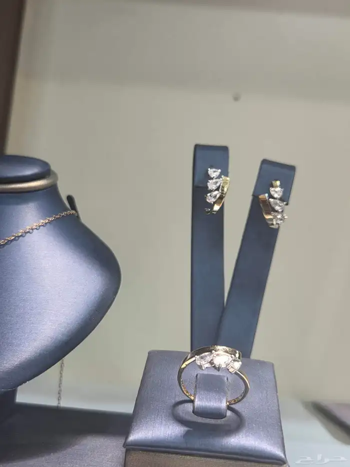 نصف طقم ذهب أصفر خالص عيار 18 مرصع بالزركون الوزن 7.5 جرام 4