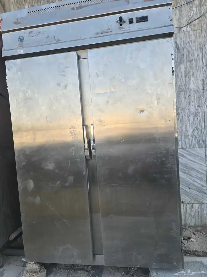 معدات مطعم للبيع ثلاجات وفريزر ومجلى مترين ومكينة شاورما 1