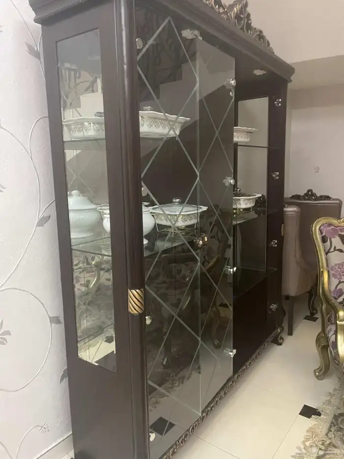 دولاب زجاجي 1