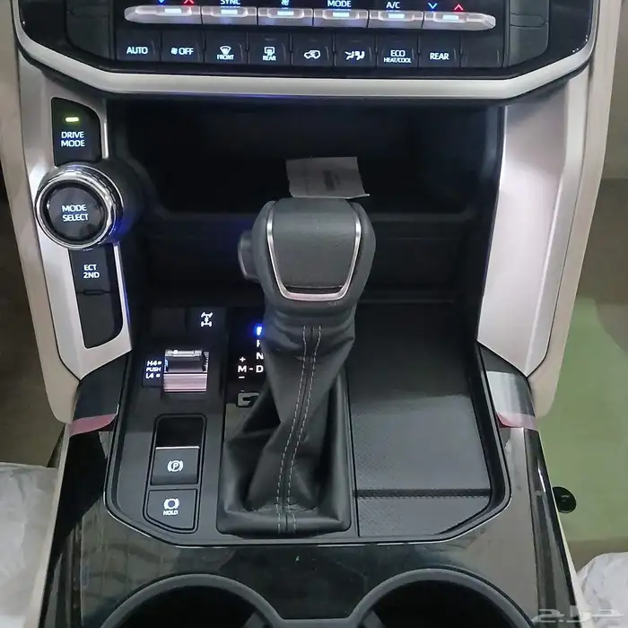 تويوتا GXR بنزين 2024_2 L عبداللطيف جميل 17