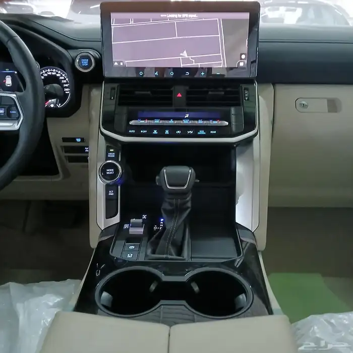 تويوتا GXR بنزين 2024_2 L عبداللطيف جميل 16