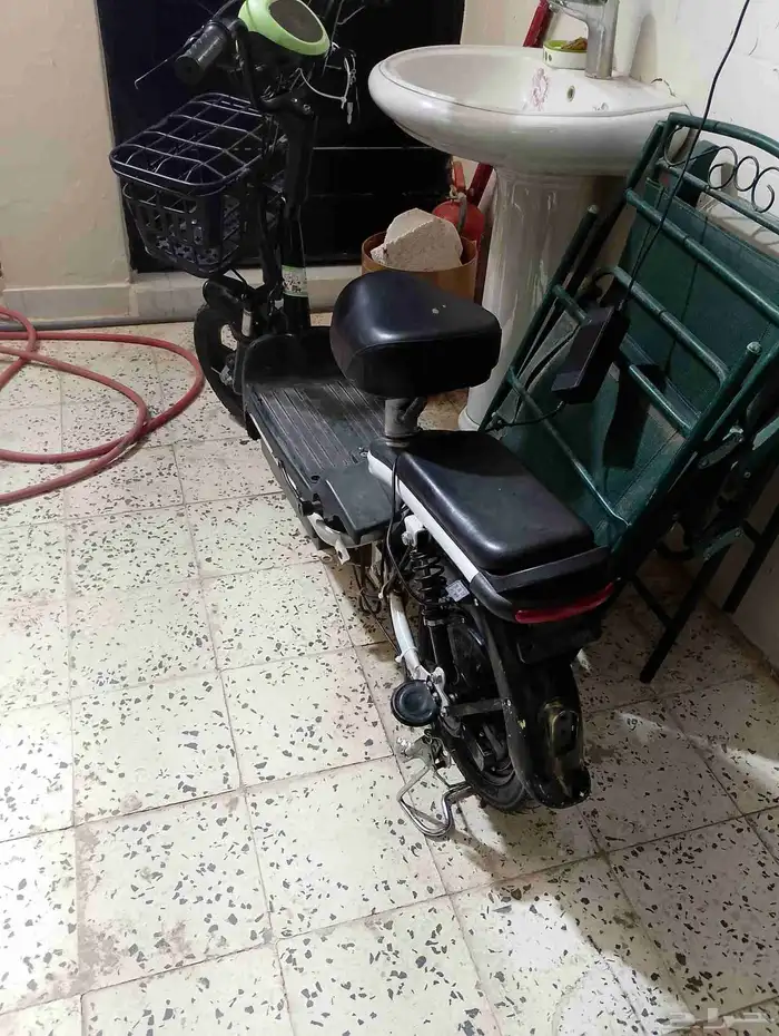 سكوتر كهربائي سكوتر جديد ما فيه الا شيء بس الدينمو خربان الب 1