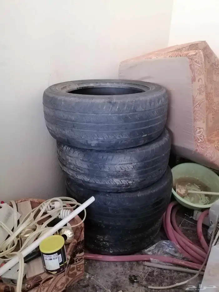 كفرات جيب لكزس 2011 نص عمر جيده جدآ 0