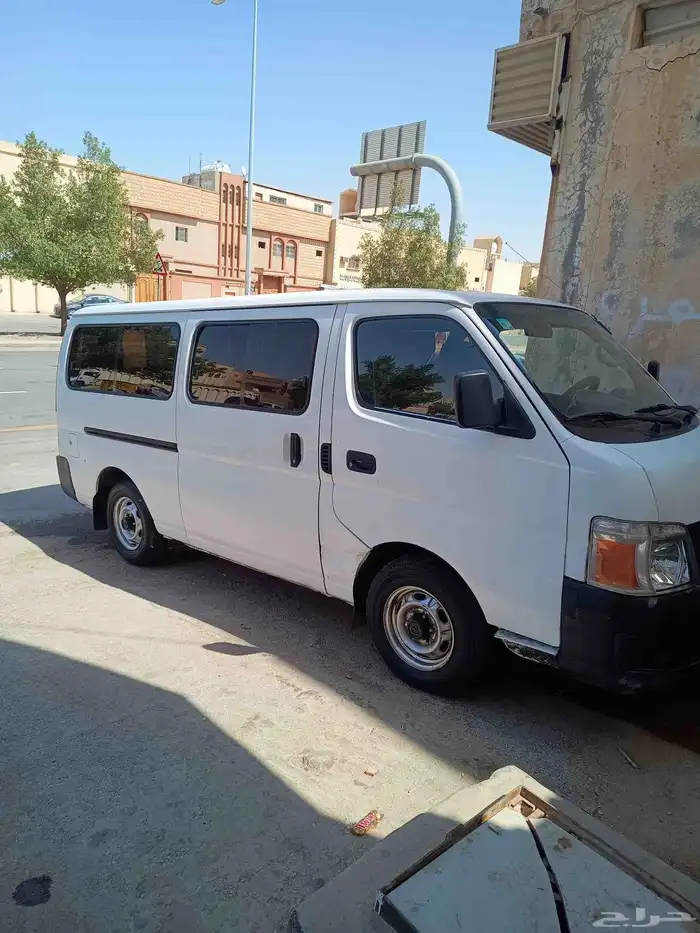 باص للإيجار مع السائق 0