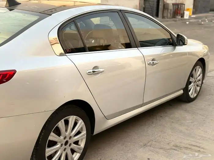 رينو سافران 2012 6
