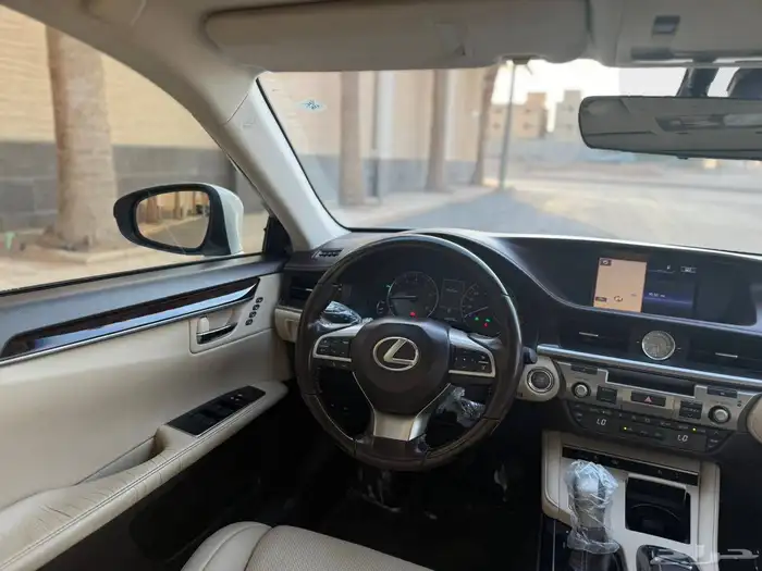 لكزس 2016 ES 350 فل كامل DD للبيع 10