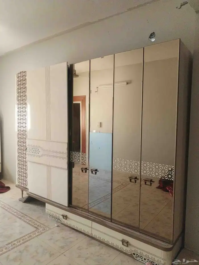 غرفة نوم للبيع 2000 0