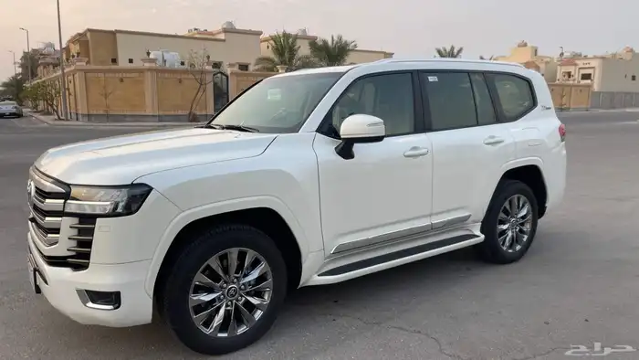 تويوتا جي إكس آر بنزين 2022 رقم 3 2