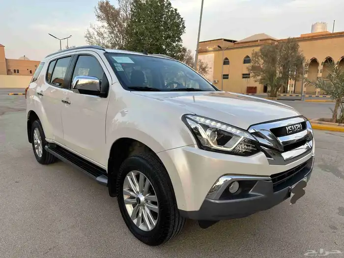 ايسوزو MUX 2020 1