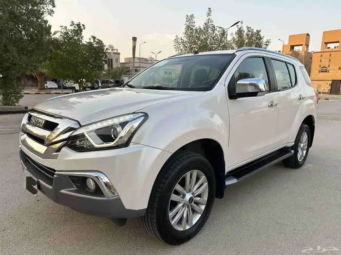 ايسوزو MUX 2020 0