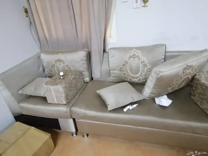 كنب صاله وسراير نفر دولاب للبيع 4