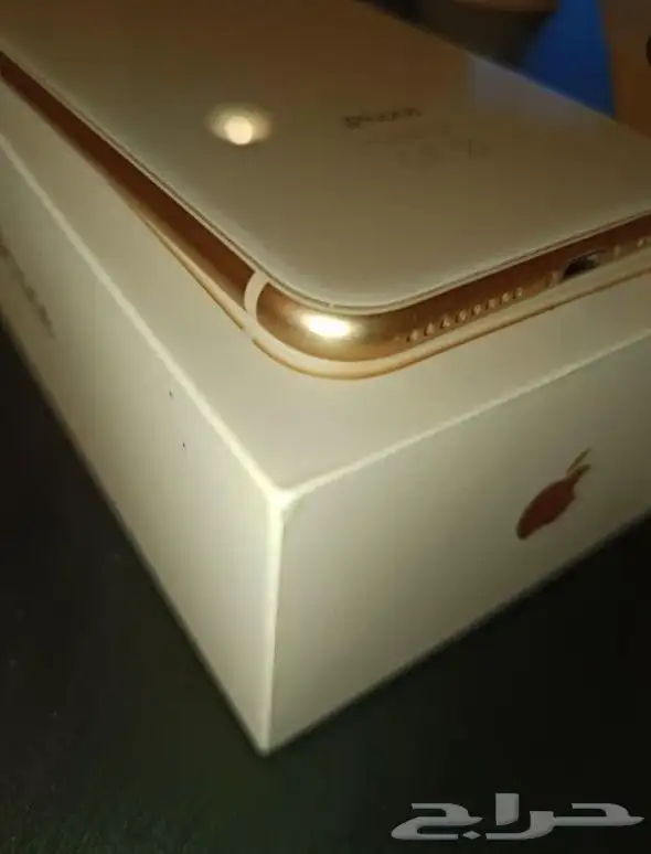 iPhone 8 plus شبه الجديد 4
