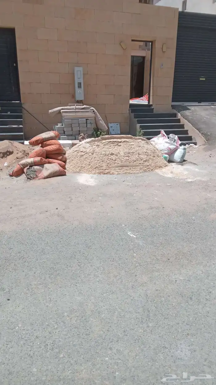 توريد مواد بناء بطحاء اسمنت طوب عتب بلك اسود واحمر ترلات بطح 7