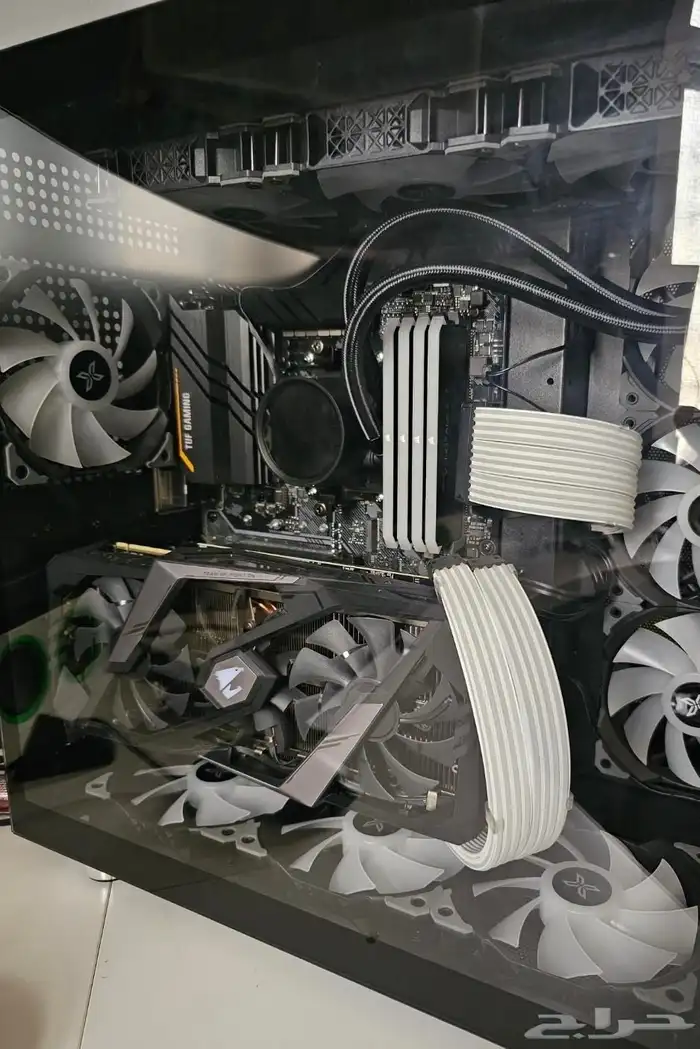 بي سي قيمنق وللتصميم مميز وجاهز بكراتينه 1